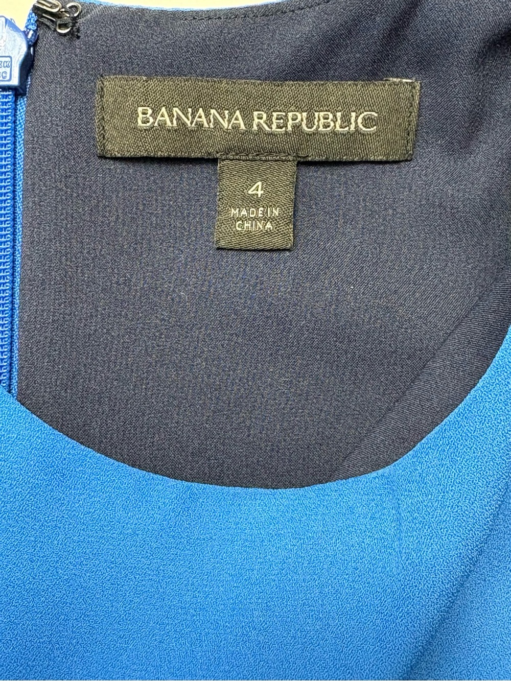 Banana Republic Pleated Chevron Midi Dress Vibrant Blue Size 4 *Flaw/Read - Picture 9 of 10
